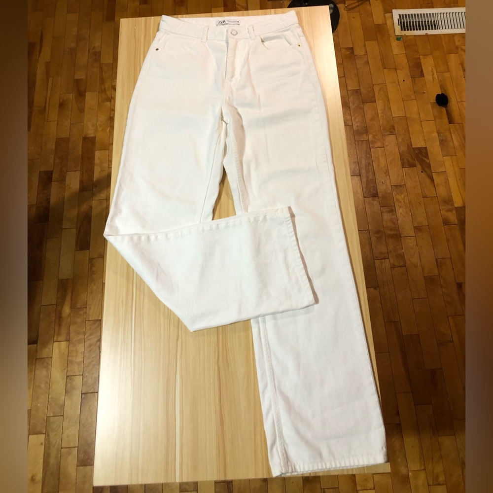 White Zara women’s jeans